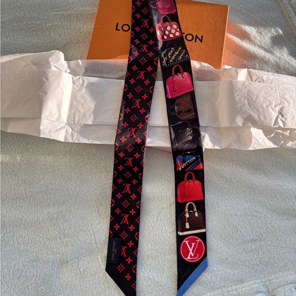 Louis Vuitton Band Tribute to Alma Noir - Picture 5 of 10